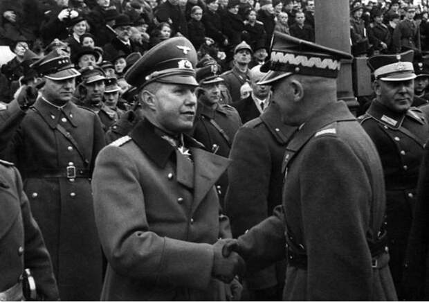 Совместный парад Польша, история, униформа