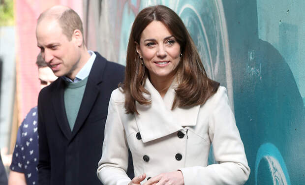 Вечная мода: Кейт Миддлтон в пальто 13-летней давности на встрече с активистами Jigsaw в Дублине