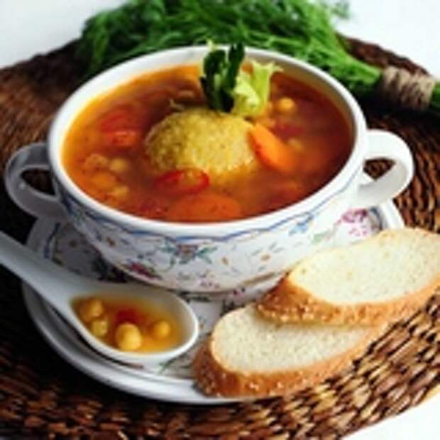 Куббе (kubbeh) - суп с клёцками из булгура с мясной начинкой.