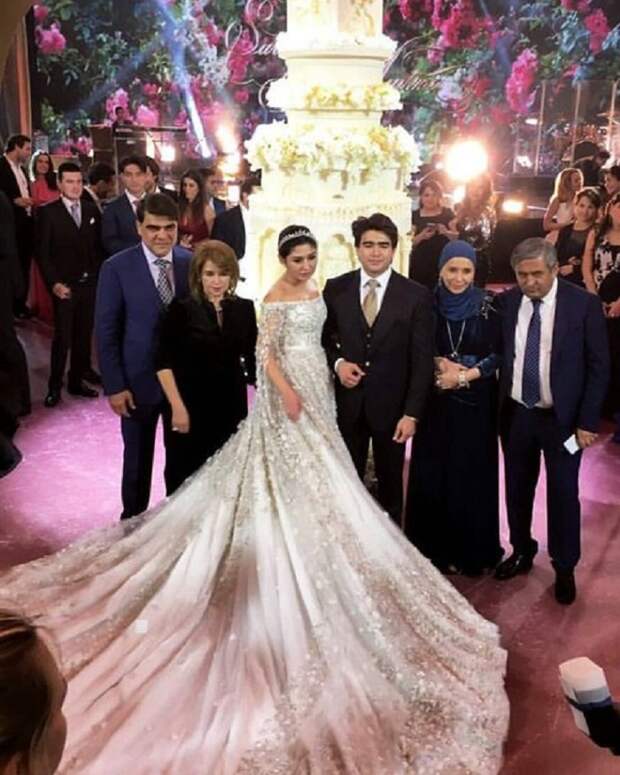 Ты свалишься со стула, когда узнаешь, сколько стоит платье этой таджикской невесты!