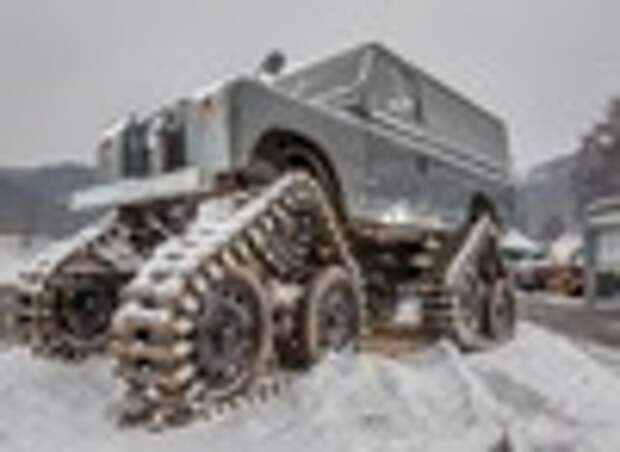 Land Rover с генами гусеницы