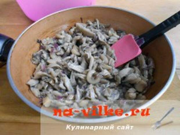 Салат со свеклой и вешенками