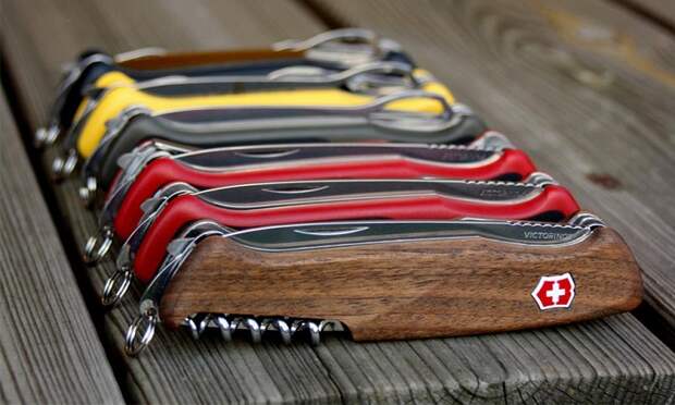 Было два производителя оригинальных ножей. /Фото: ua-victorinox.com