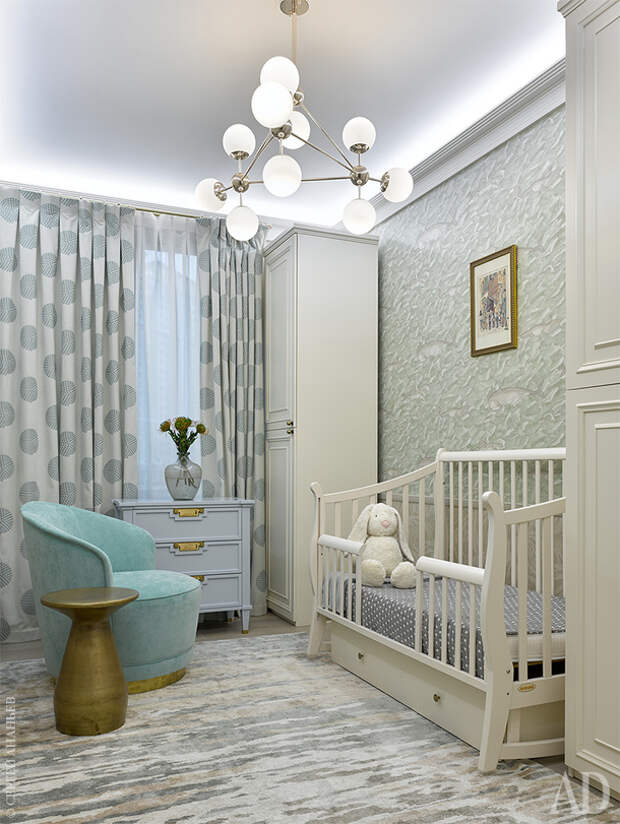 Детская. Кроватка, Jocardi. Кресло и комод, Any Home. Обои от Cole & Son. Шторы из текстиля Dedar. Детская. Кроватка, Jocardi. Кресло и комод, Any Home. Обои от Cole & Son. Шторы из текстиля Dedar.