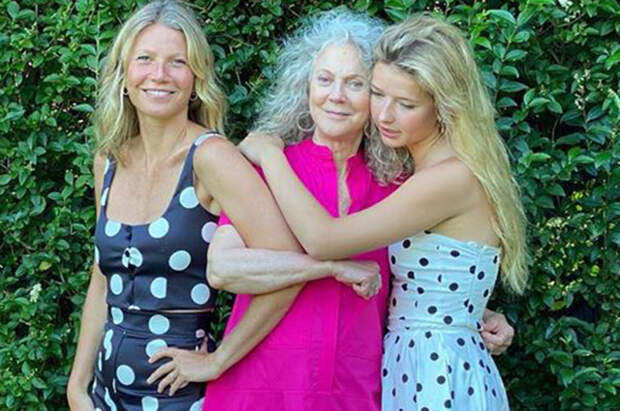 Три поколения: Гвинет Пэлтроу поделилась редким снимком с мамой и дочерью