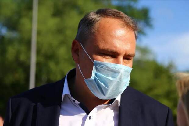 Петр Толстой взял под контроль строительство нового катка в Капотне Автор фото: Александр Чикин
