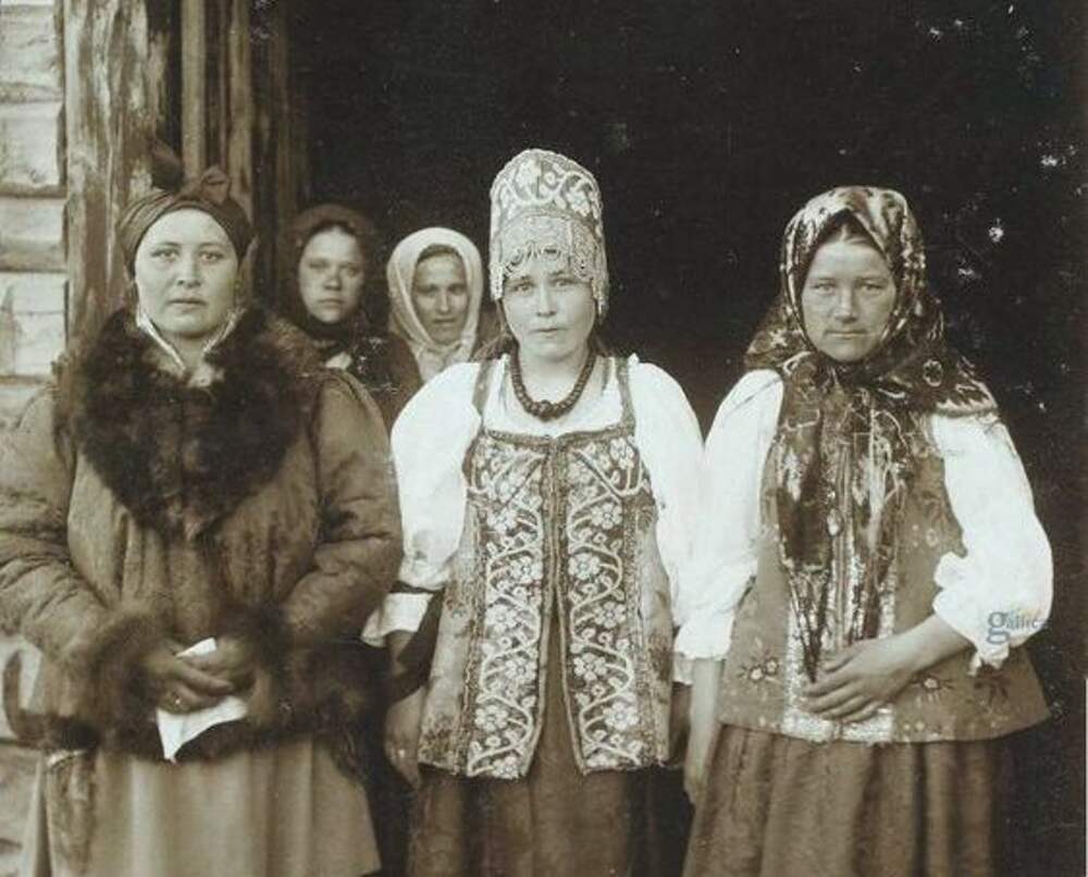 Как раньше называли говорливую женщину в народе. Женщины на Руси. Русские женщины в старину. Девушки древней Руси. Как выглядят русские женщины.