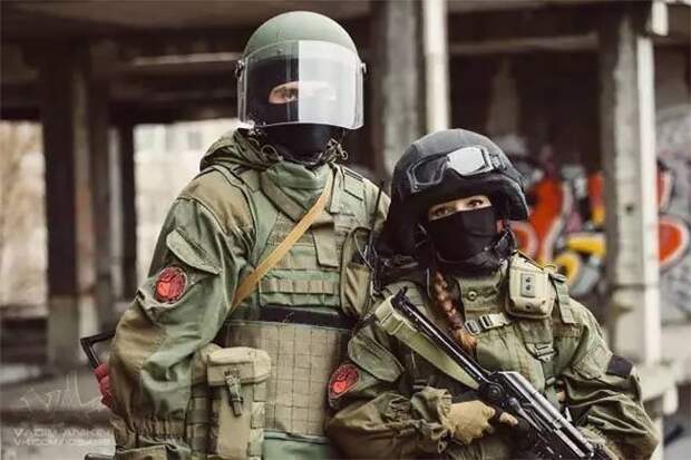 Русская девушка в военной форме Елена Делигиоз покоряет интернет военная форма, девушка, девушки, косплей, красивая девушка, милитари, соцсети, фото