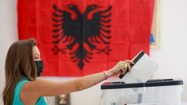 В Албании закрылись участки для голосования на парламентских выборах
