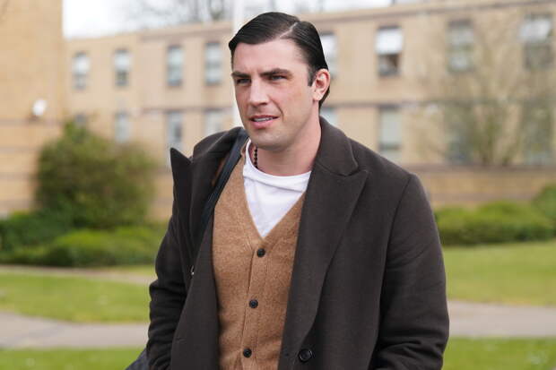 Потерявший миллионы рублей победитель шоу стал бездомным