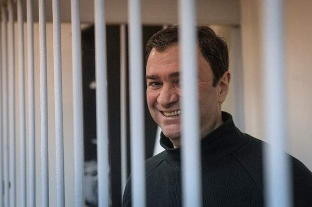 От Сердюкова до Меня: российские чиновники, попавшие под следствие