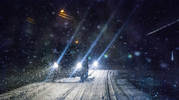 SHOT: в Мурманской области сотни машин застряли в снежном заторе из-за метели