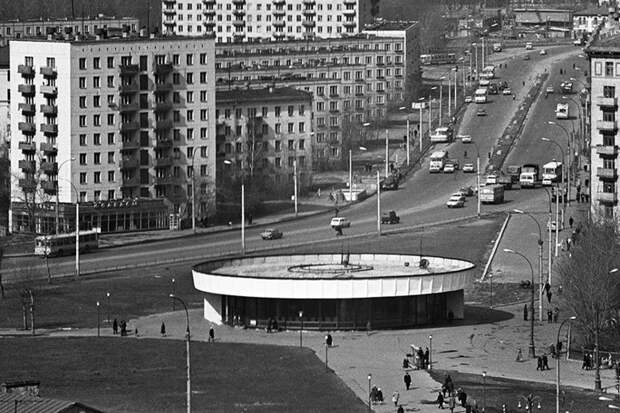 Станция метро "Улица 1905 года". 1975г. СССР, ностальгия, улицы Москвы