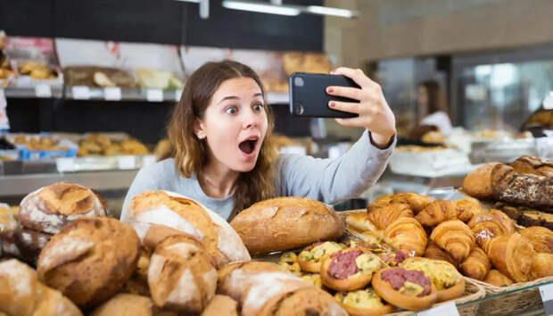 "Это преступление!": Француженка в русском магазине схватилась за камеру, увидев популярный продукт