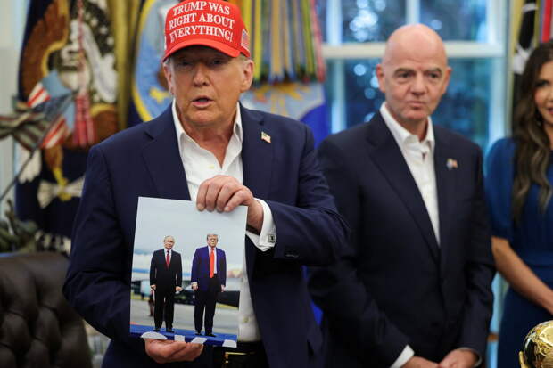 Трамп рассказал об общении с Путиным