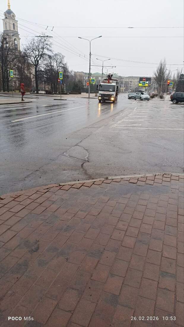 Донецк, центр, и снова движуха — эвакуаторы сегодня катаются как на