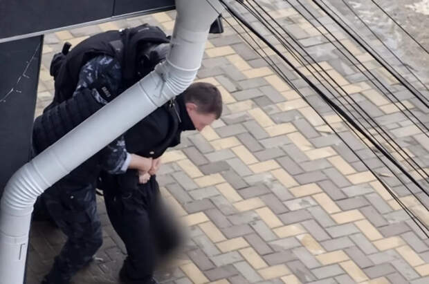 Устроивший стрельбу в техникуме в Анапе взял ружье у родственника