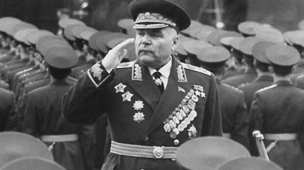 Министр обороны СССР пролил свет на первые дни Великой Отечественной