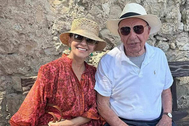 Всегда мечтал быть плейбоем: 92-летний медиамагнат Мердок женится в 5 раз на экс-теще Абрамовича