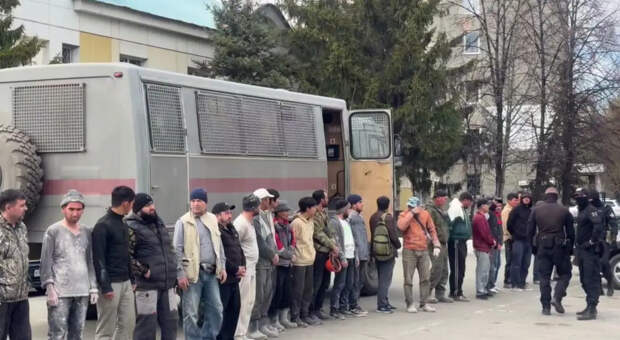 На челябинском рынке «Караван» устроили облаву на мигрантов: задержано 15 человек