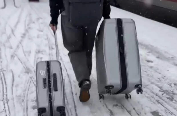 Хаос в основных европейских аэропортах: сотни рейсов отменены