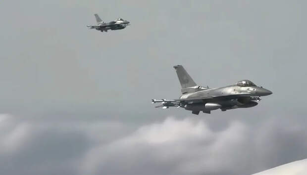 ВВС ОАЭ закрашивали символику на F-16 и Mirage-2000 во время ударов по Ирану