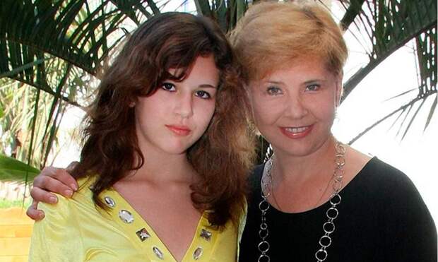 Почему единственная дочь Татьяны Догилевой отказалась от фамилии матери