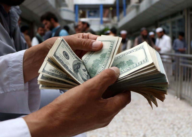За первые пять минут торгов курс доллара США повысился до 73,5508 руб.