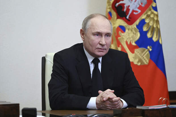 Экс-разведчик Риттер: Путин послал Западу сигнал о готовности ядерного оружия