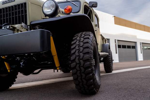 Крутой рестомод Dodge Power Wagon 1949 года