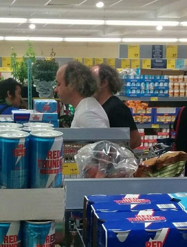 Прическа с претензией на оригинальность Прическа с претензией на оригинальность