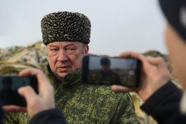 После последней атаки противника на один из пляжей нашего полуострова, генерал Андрей Гурулев, известный своими хлесткими высказываниями, решил откровенно поделится в эфире авторской программы...-2