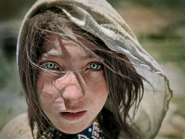 Арии Таджикистана. Памирская девочка.