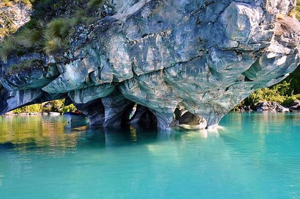 Мраморные пещеры (Las Cavernas de Marmol) в озере Хенераль-Каррера (lago General Carrera), Чили