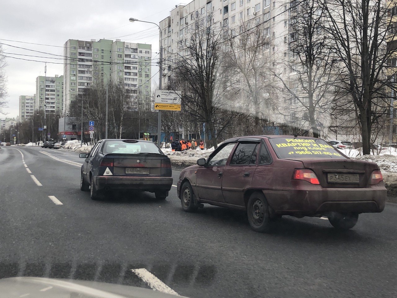 В Лианозове водитель «Дэу Нексия» въехал в «Сааб»