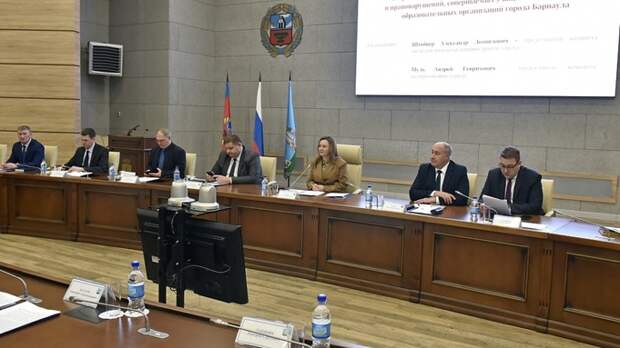 В Барнауле обсудили борьбу с подростковой преступностью и киберугрозами