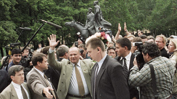 В КПРФ прокомментировали слова Жириновского о выборах 1996 года 