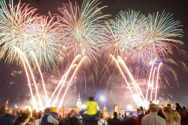 В Туле не отменят праздничный салют на День Победы