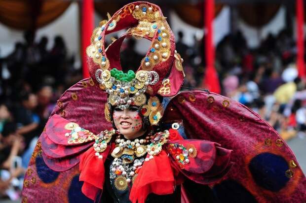 Необычный карнавал в индонезийском Джембере (26)