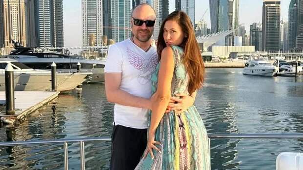 Елена Товстик назвала младшего сына особенным из-за развода с Романом: «Был оставлен отцом»