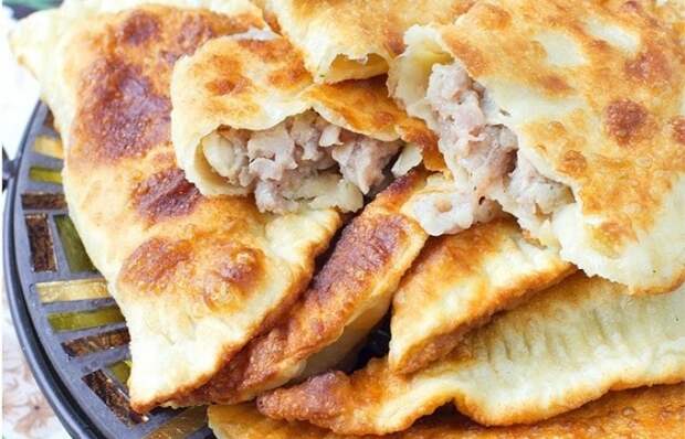 Традиционной начинкой считается мясо / Фото: mirpovara.ru