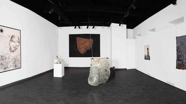 Панорама экспозиции выставки «Следы труда»