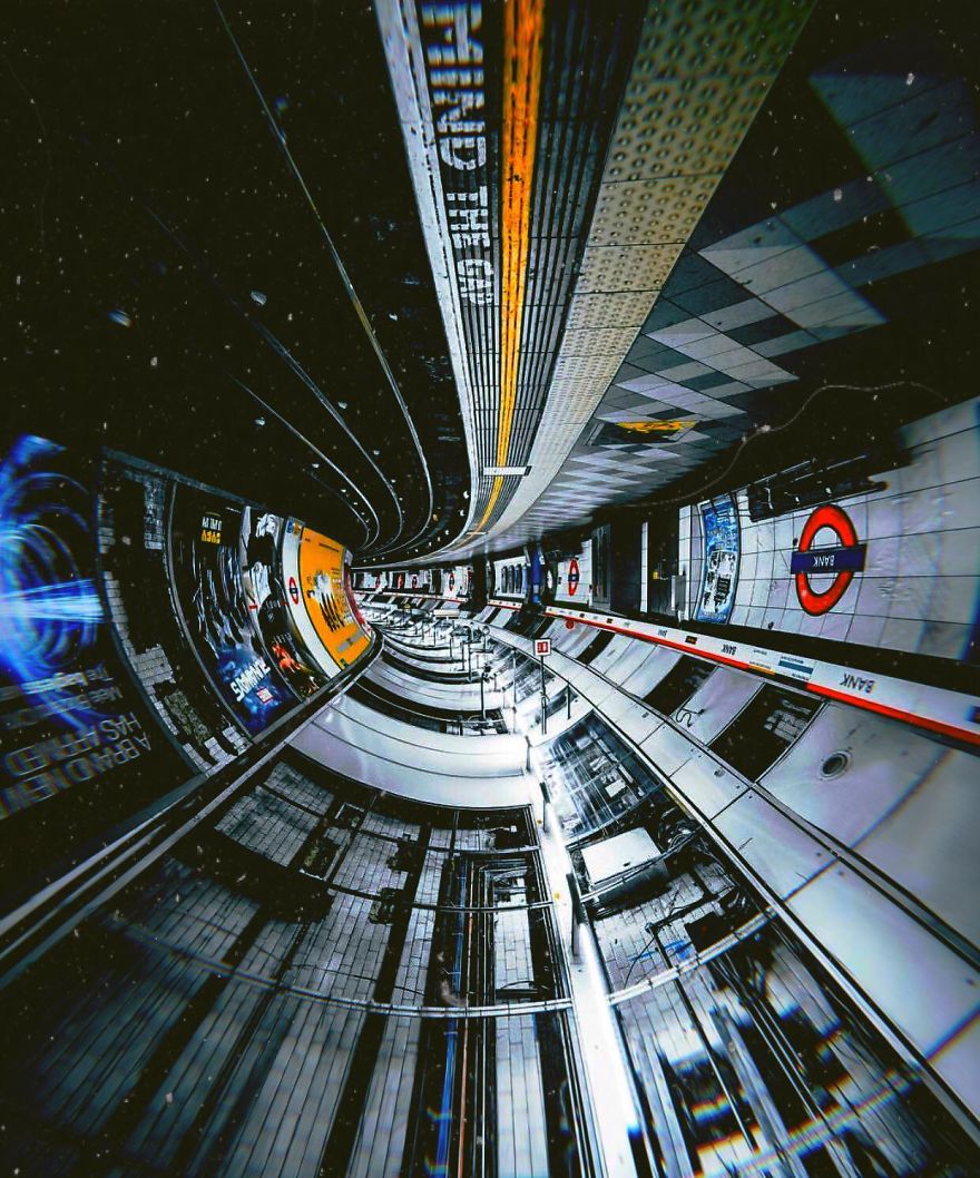 Если лондонское метро перевернуть, оно похоже на космический корабль