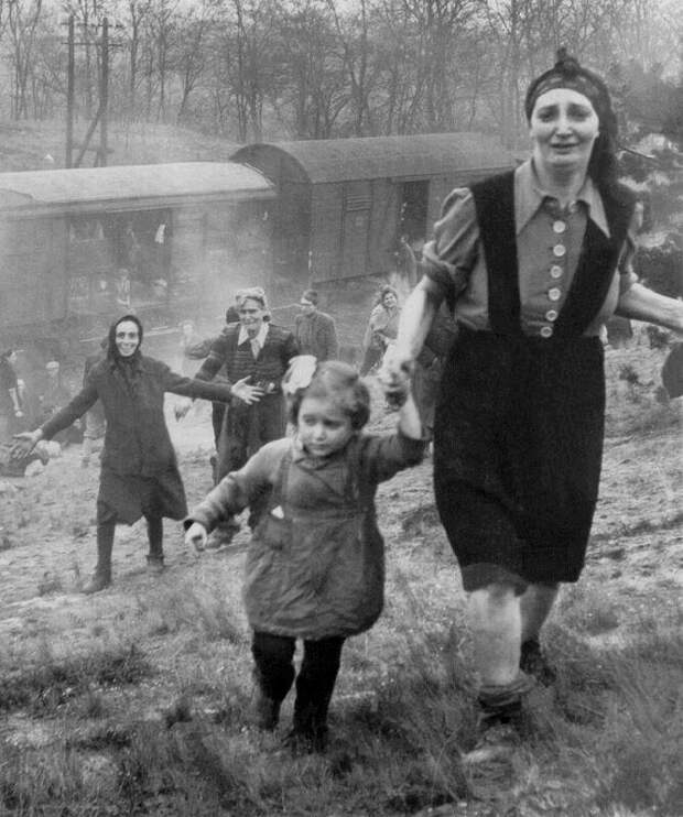 Фотография: Малоизвестные фотографии великих событий прошлого №7 - BigPicture.ru