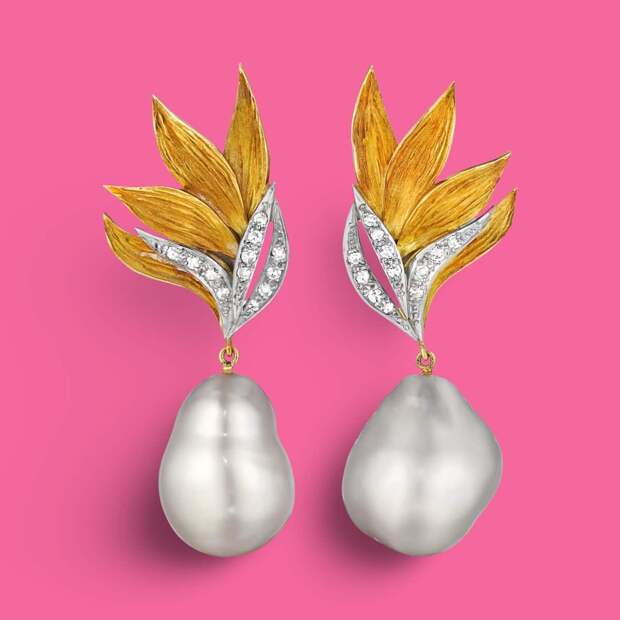 Серьги с барочным жемчугом и бриллиантами от Andrew Grima