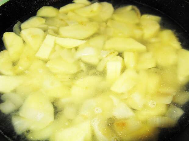 Фото рецепта - Чешский картофельный суп пюре в хлебе - шаг 6