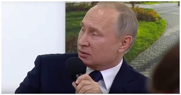 «Не отвлекайся, чё ты!»: Владимир Путин в забавной форме сделал замечание главе Татарстана (1 фото + 2 видео)