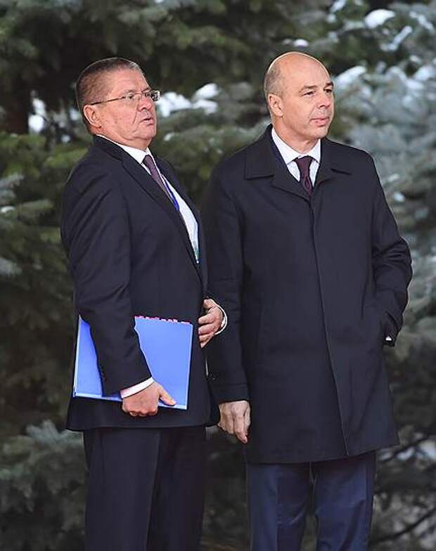 2014 год. Министр экономического развития России Алексей Улюкаев (слева) и министр финансов России Антон Силуанов (справа) 