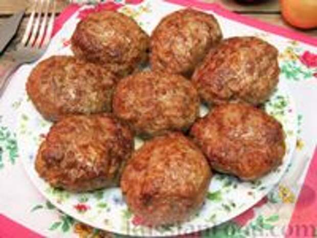 Фото к рецепту: Мясные котлеты с копчёным салом