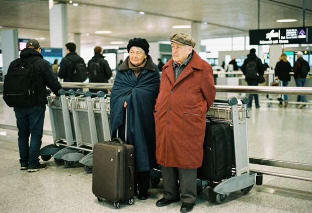 Бездомные захватили терминал и терроризируют туристов в аэропорту Нью-Йорка